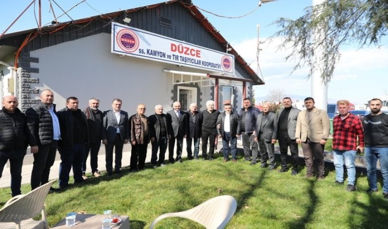 Başkan Özlü Düzcenin yükünü taşıyan esnafla buluştu