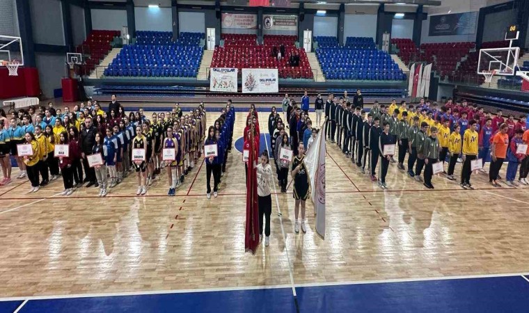 Basketbol grup müsabakaları Düzcede başladı