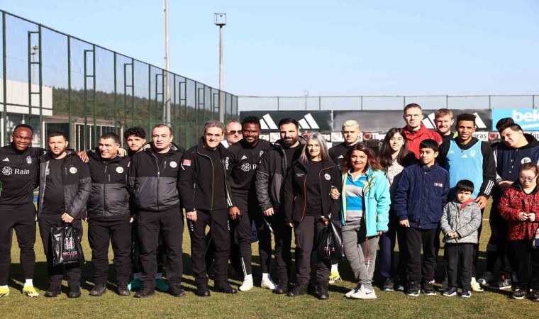 Beşiktaş, bugünkü antrenmanda özel misafirlerini ağırladı