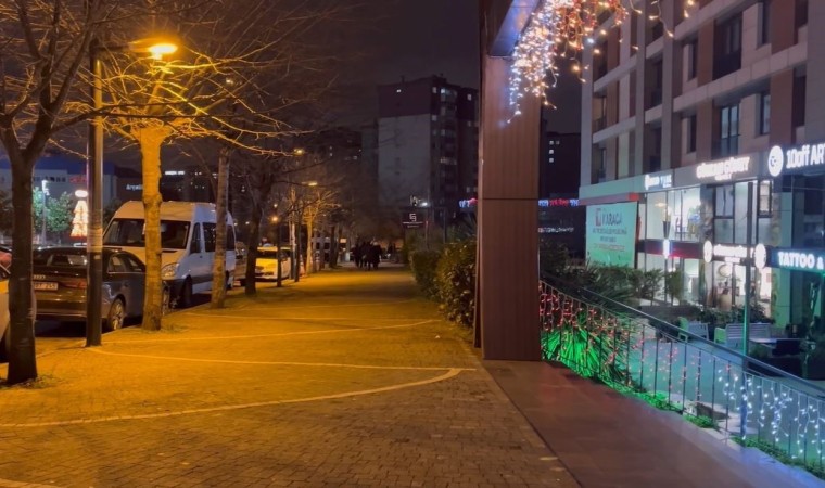 Beylikdüzünde binaya defalarca ateş ettiler, olayı videoya çektiler