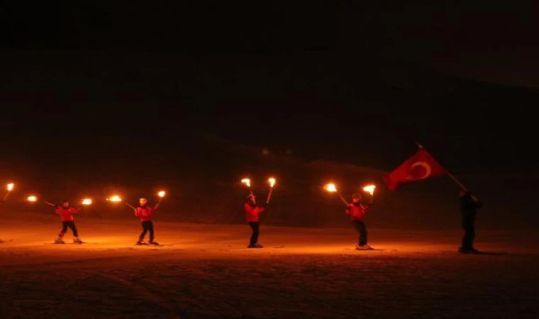 Bitlis’te Kar Festivali ve Meşaleli Kayak gösterilerine ilgi yoğun oldu