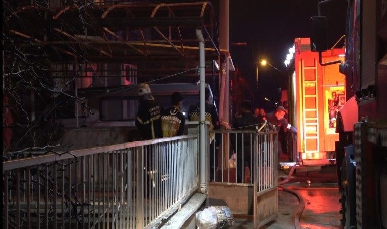 Bodrum katta çıkan yangın itfaiye ekiplerince söndürüldü