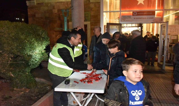 Bozüyük Belediyesinden Berat Kandilinde şeker ikramı