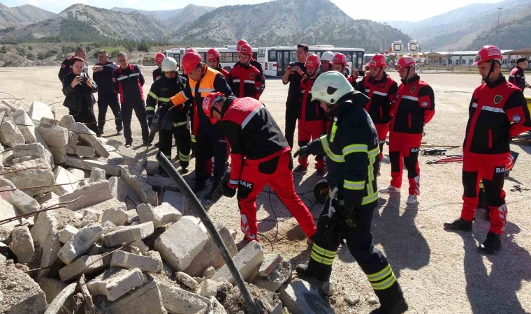 Burdurda 150 profesyonel gönüllü ile arama kurtarma ekibi kuruldu