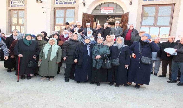 Burhaniyede umrecilere coşkulu uğurlama