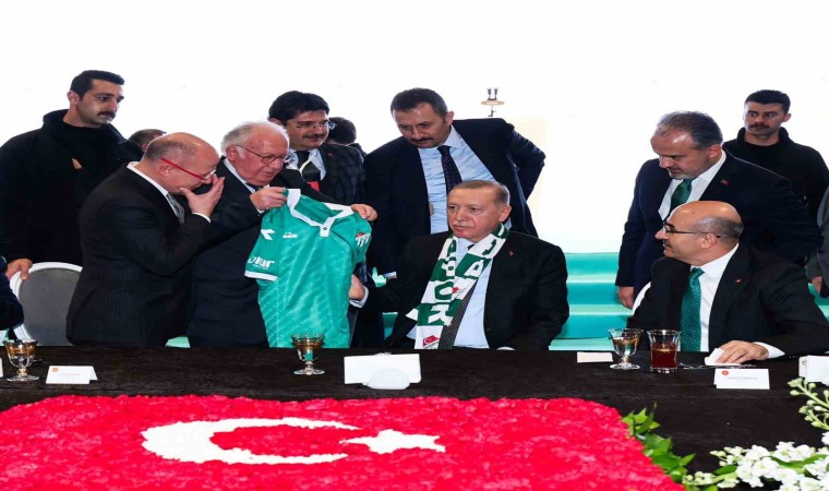 Bursaspor Başkanı Bürün, Cumhurbaşkanı Erdoğanla görüşmesi camiada heyecan oluşturdu