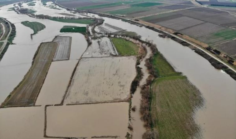 Çanakkale’de su altında kalan tarlalar, dron ile görüntülendi