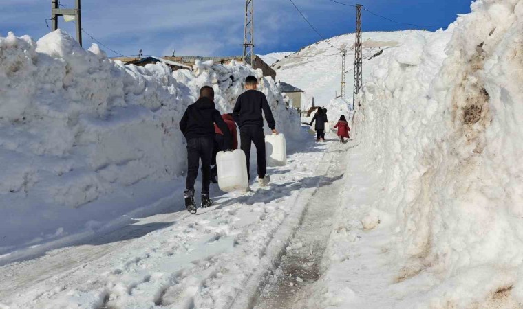 Çocuklar Türkiyenin en yüksek köyüne kayak merkezi kurulmasını istiyor