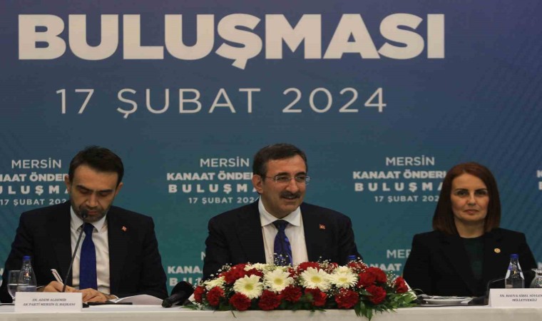 Cumhurbaşkanı Yardımcısı Yılmaz, Mersinde kanat önderleriyle bir araya geldi