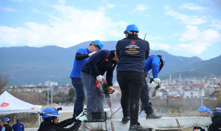 Denizlili dön görevlileri afetlere hazırlıkta bir ilki başardı