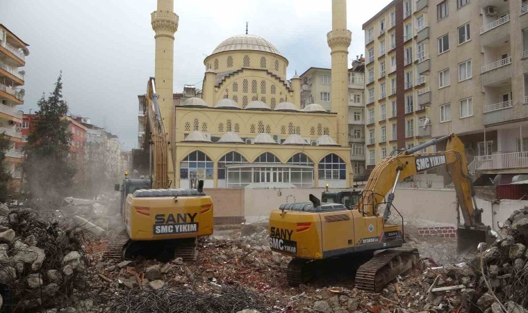 Diyarbakırda yarım asırlık kütüphanenin yıkımı yapıldı