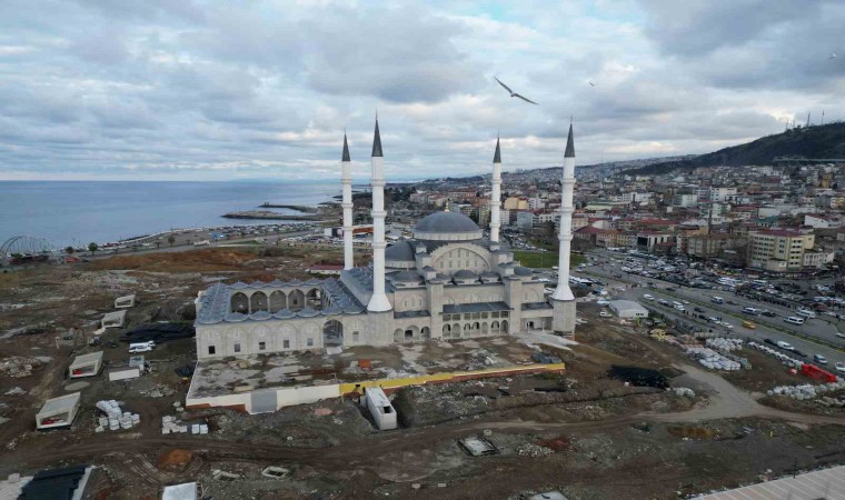 Doğu Karadenizin en büyük cami ve külliyesinin inşaatı sürüyor