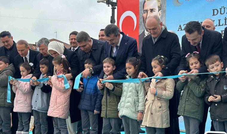 Düzcede hayırseverlerin desteğiyle yapılan Azmilili İlkokulu açıldı