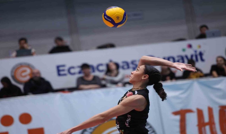 Eczacıbaşı Dynavit, Axa Sigorta Kupa Voleyde yarı finale yükseldi