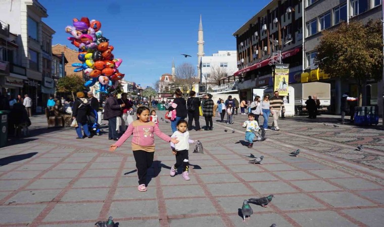 Edirnede güneşi gören dışarı koştu