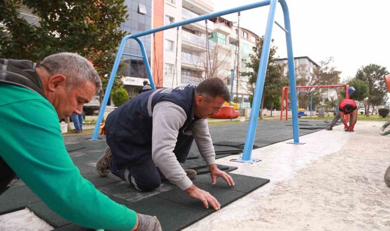 Efeler Belediyesi ekipleri parklarda bakım ve yenileme çalışmalarını sürdürüyor