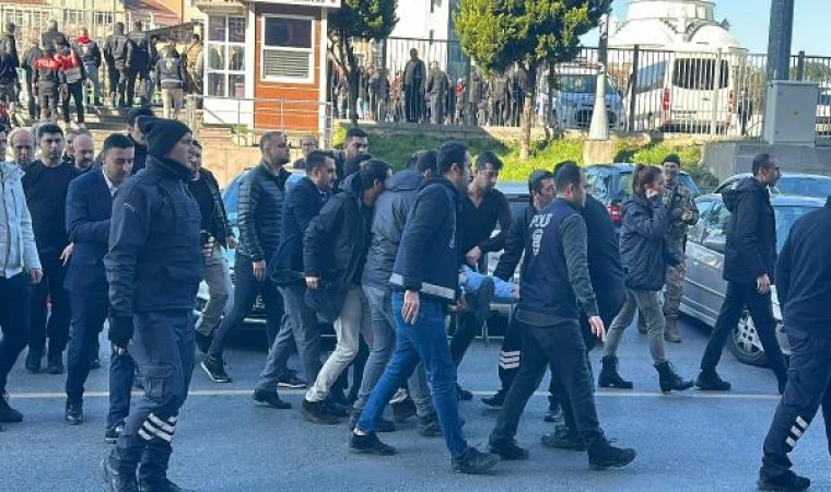 Ek fotoğraflar //  Çağlayan Adliyesi önünde polis noktasına silahlı saldırı: 2 polis yaralı