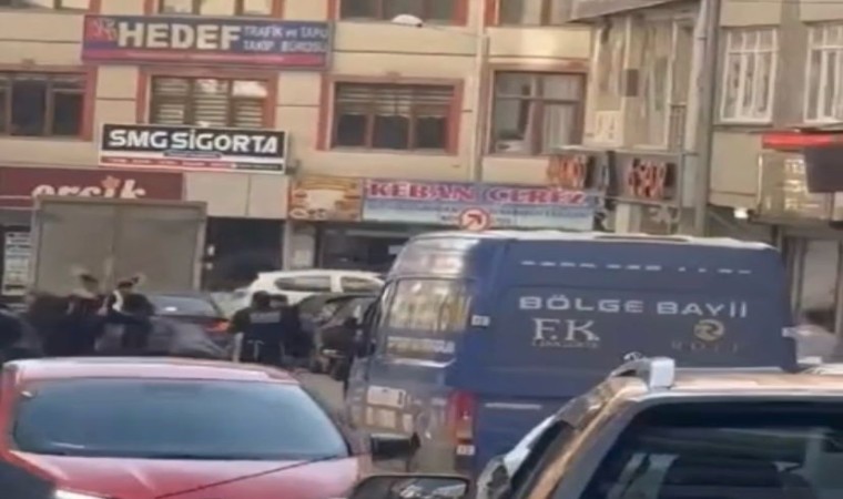 Elazığda cadde ortasında taşlı sopalı kavga: 1 yaralı