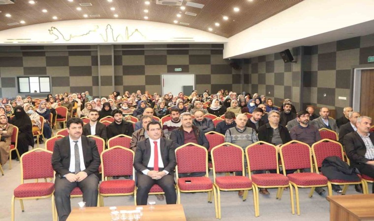 Elazığda ‘Örgün Eğitimle Birlikte Hafızlık Projesinin Anlamı konferansı