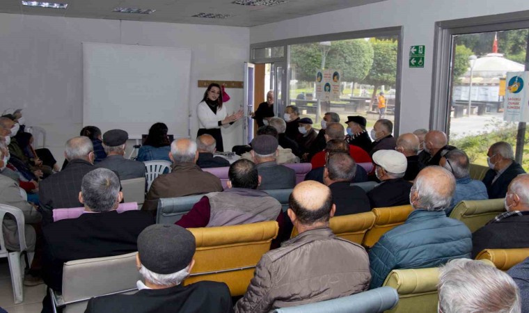 Emekli evi üyeleri, beslenme ve yaşlılık psikolojisine yönelik bilgilendirildi