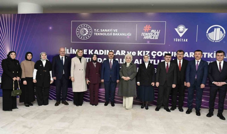 Emine Erdoğan, Altındağda Yazar Alev Alatlının adı verilen bilim merkezinin açılışını yaptı