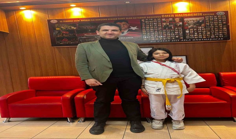 Eskişehir Ticaret Borsası Ortaokulu ‘Minikler Kız Judo müsabakalarında Eskişehir il birinciliğini kazandı