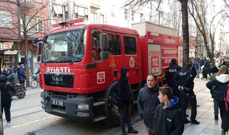 Eskişehirde şehir merkezinde yangın paniği