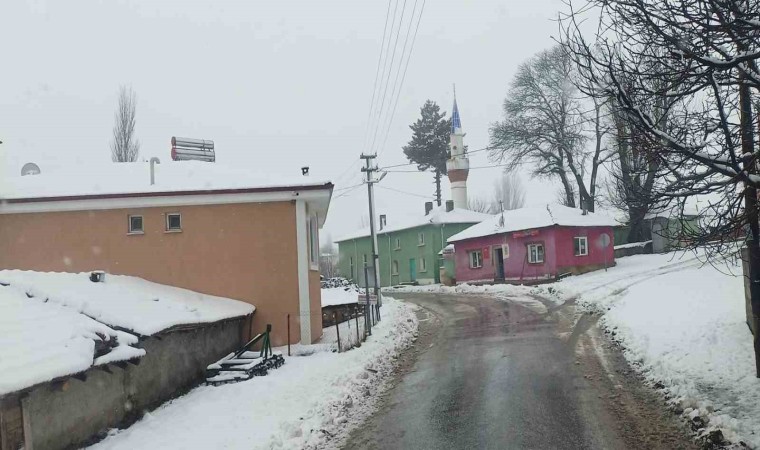 Eskişehirin yüksek kesimleri beyaza büründü