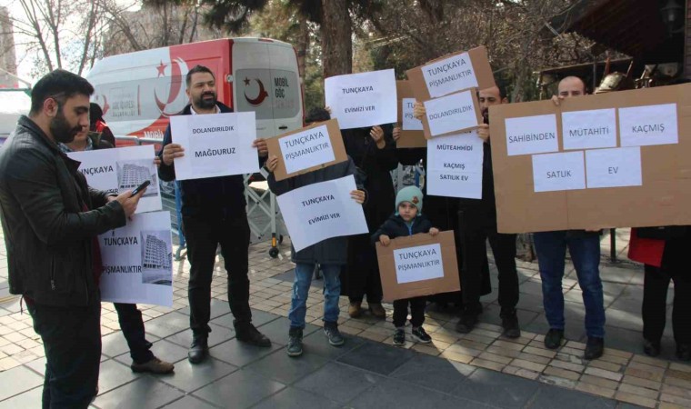 Ev verme vaadiyle vatandaşı dolandırdıkları iddia edilen sanıklar hakim karşısında