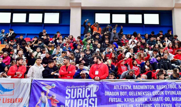 Fatih Belediye Başkanı Turan, Suriçi Basketbol Kupası finalinde gençlerle buluştu