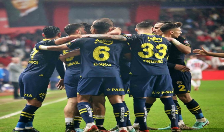 Fenerbahçe deplasmanda yenilmezlik serisini 12 maça çıkardı