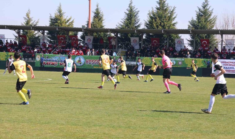 Gençleri sporla buluşturan Mahallemde Maç Var turnuvasında ilk düdüğü Ümit Öztürk çaldı