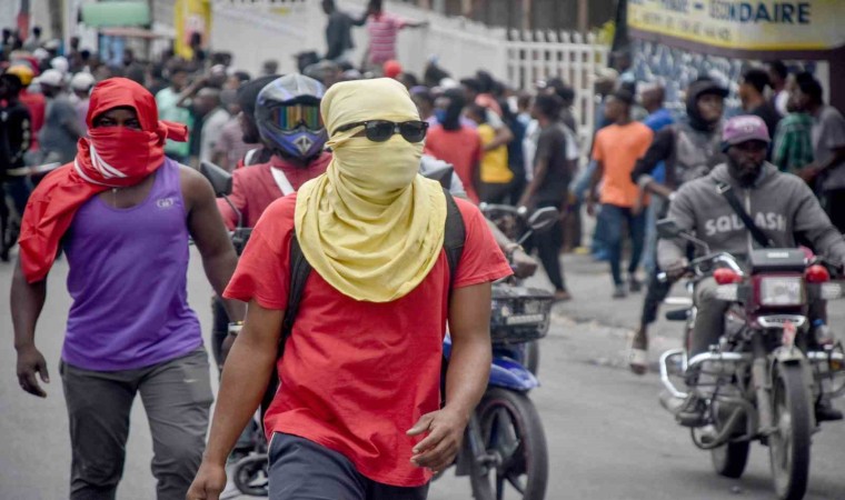 Haitide hükümet karşıtı protestolarda kan aktı: 6 ölü