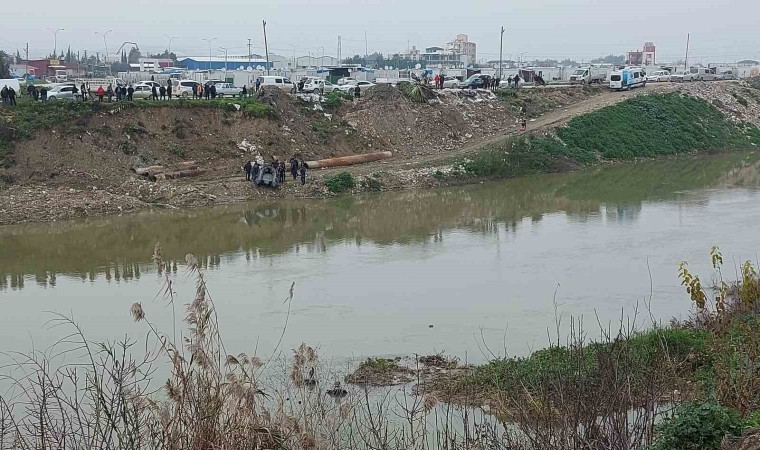 Hatayda otomobil Asi Nehrine uçtu: Aracın içinde kalan var mı araştırılıyor