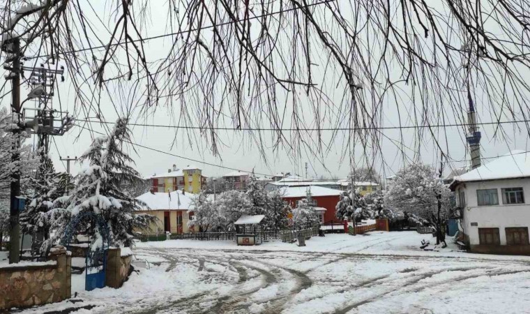 Hisarcıkta kar yok, Karbasan köyünde kar kalınlığı 15 santimetre