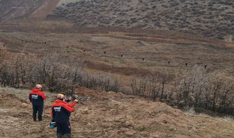 İliçte toprak altında kalan 9 işçiyi arama çalışmaları dron ile görüntülendi