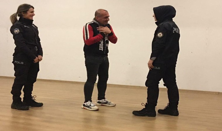 İncirliovada polislere yakın savunma eğitimi verildi