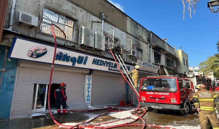 İzmir Kemeraltı Çarşısında çıkan yangın kontrol altına alındı