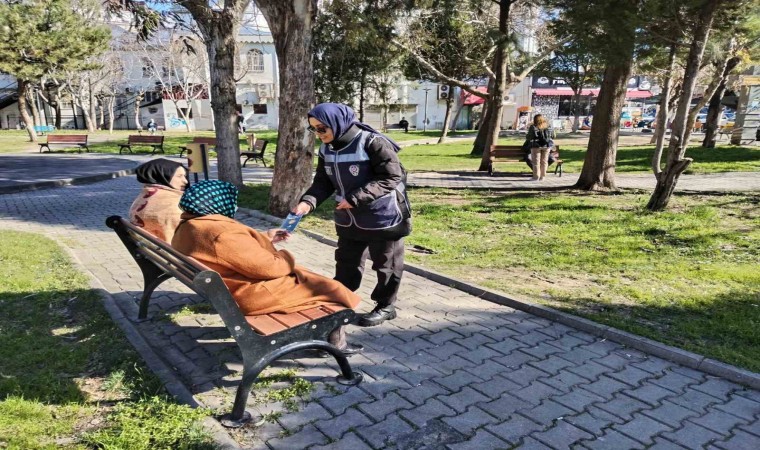 İzmir polisi KADESi tanıttı, dolandırıcılara karşı uyardı