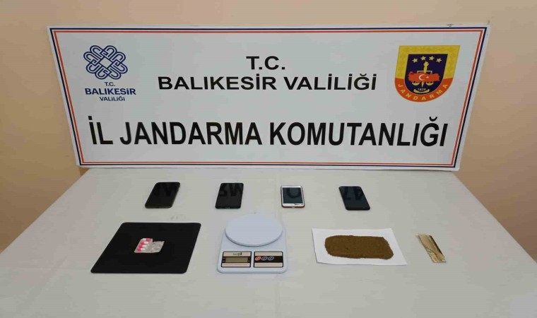 İzmir´den Balıkesire uyuşturucu getiren şüpheli yakalandı