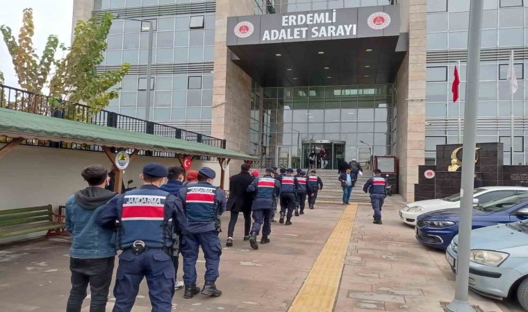 Jandarma Mersinde suç ve suçluya geçit vermedi