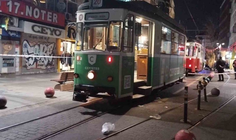 Kadıköyde feci ölüm: Torununu kurtarmak isterken tramvayın altında kaldı