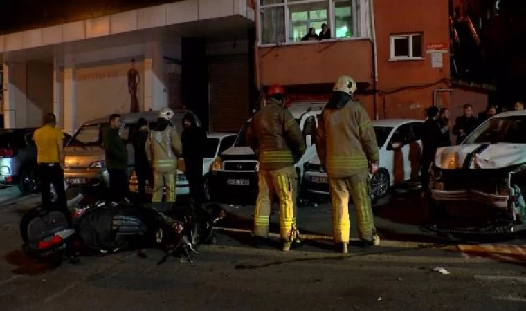 Kağıthane’de kontrolden çıkan otomobil, 3 araç, 1 motosiklet ve yayalara çarptı: 2 yaralı