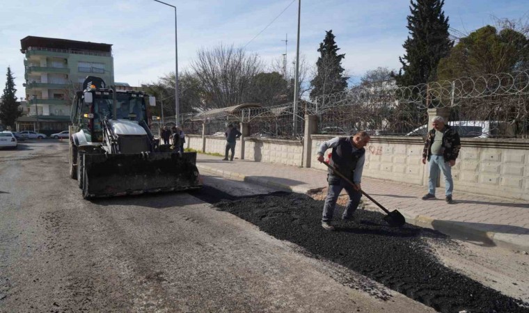 Kaldırım ve asfalt çalışmaları devam ediyor