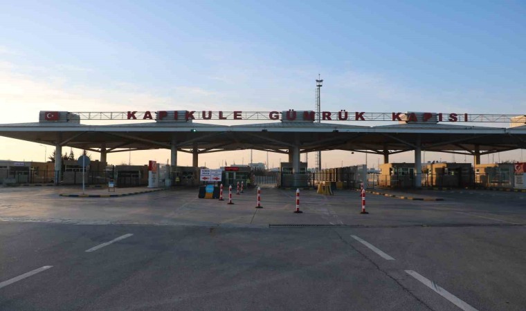 Kapıkulede kaçakçılık operasyonu: 4ü gümrük personeli 7 şüpheli tutuklandı