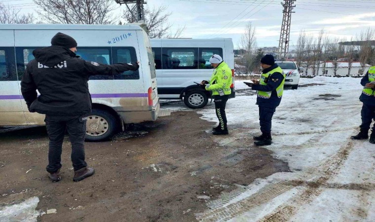 Karsta öğrenci servisleri denetleniyor