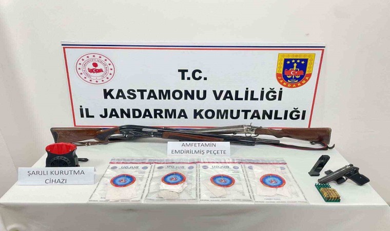 Kastamonuda peçeteye emdirilmiş amfetamin ele geçirildi: 2 gözaltı