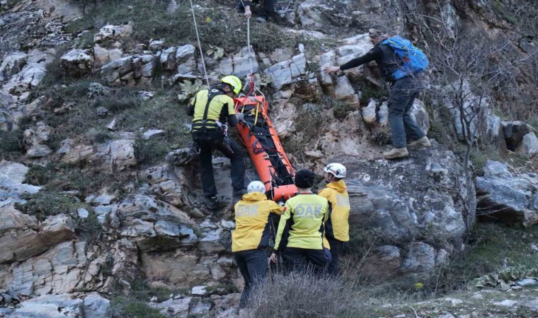 Kayıp posta çalışanı 50 saat sonra makilerin arasında ölü bulundu