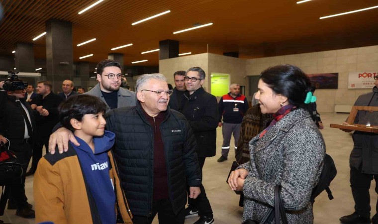 Kayseri Havalimanının Yeni Terminal Binasının ilk yolcuları karşılandı