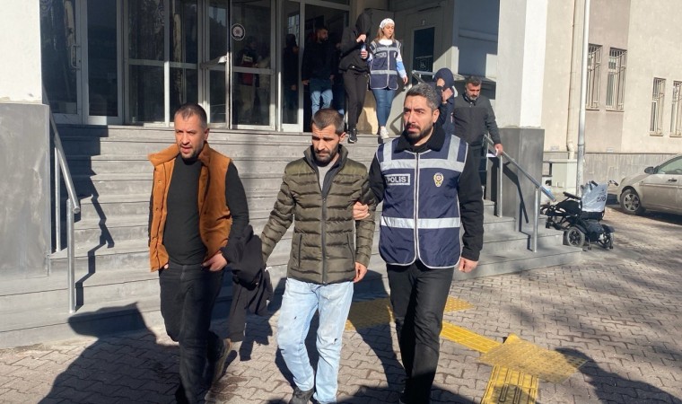 Kayseride aranan şahıslara yönelik eş zamanlı operasyon: 14 şahıs yakalandı